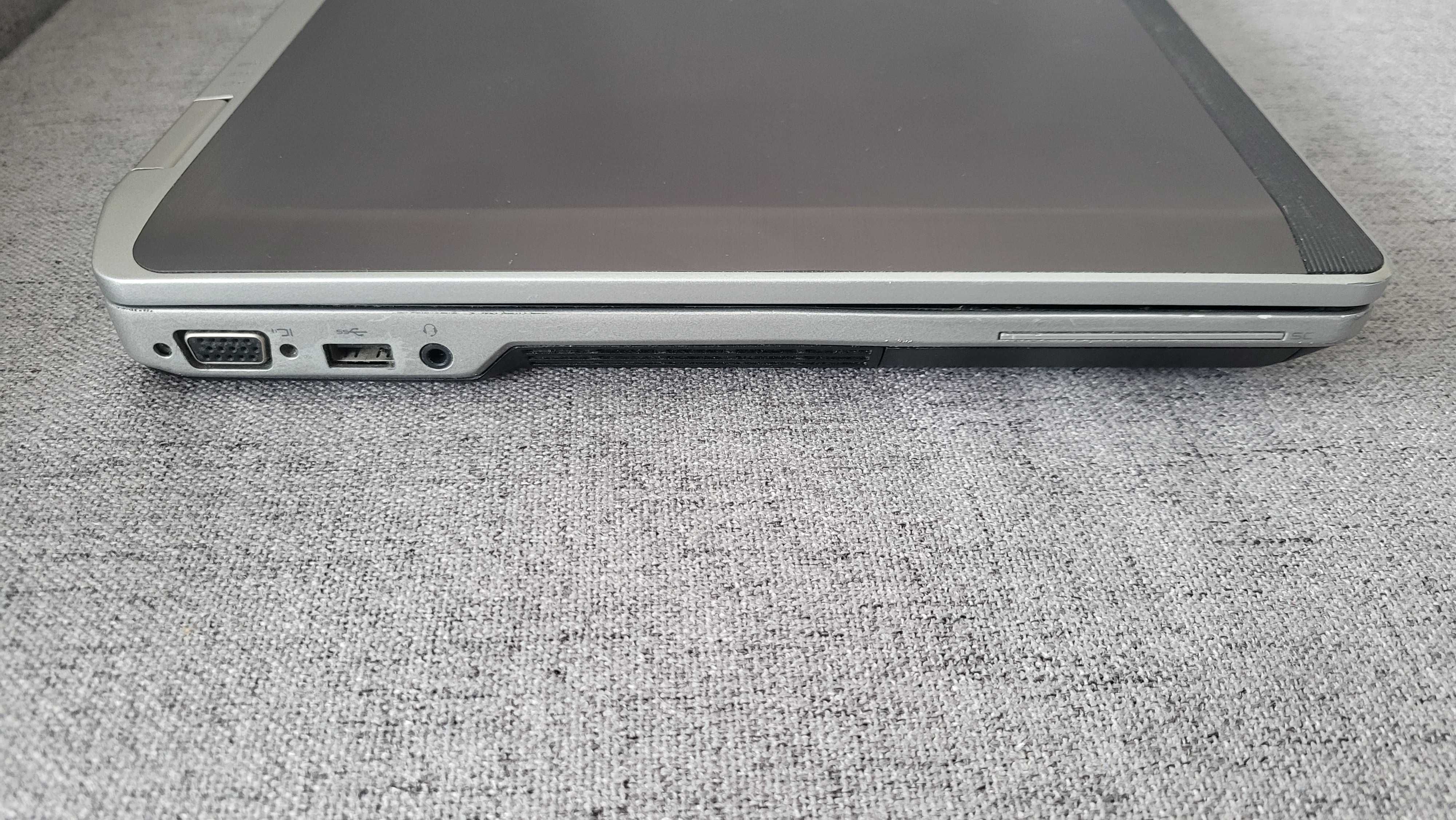 Używany Dell Latitude E6530 ze stacją dokującą.
