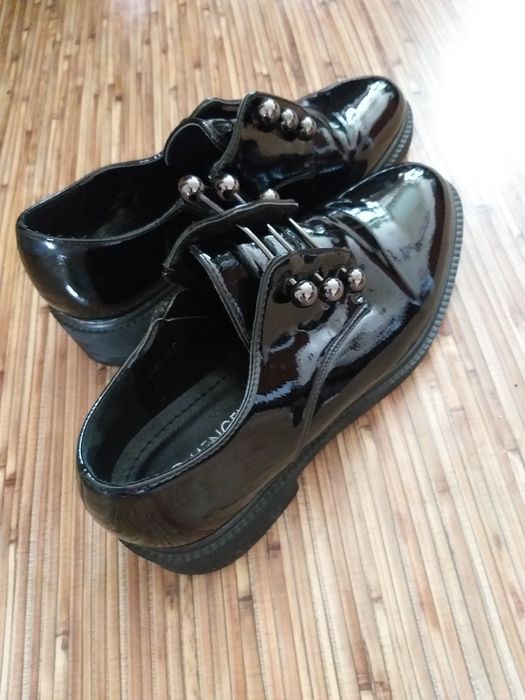 Женские лаковые закрытые туфли/ботинки