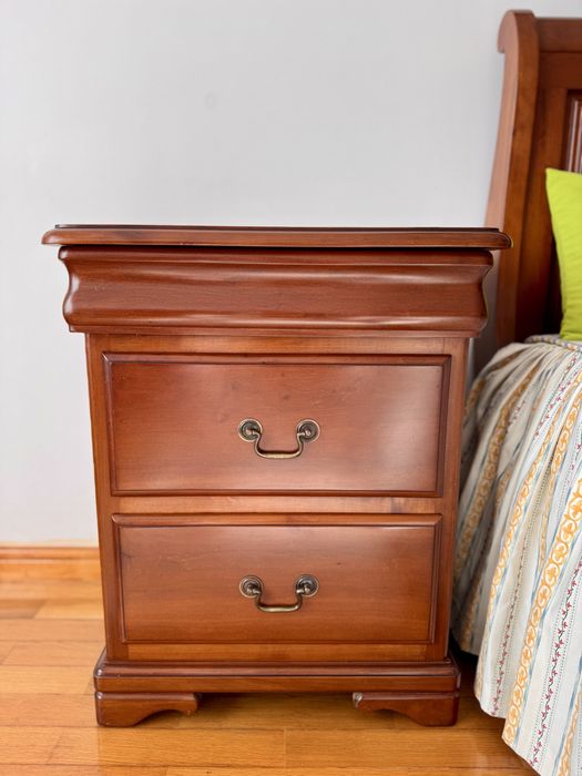 Mobiliário de Quarto de Solteiro – Madeira Cerejeira