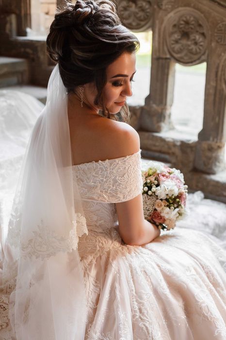 Вишукана весільна сукня / весільне плаття