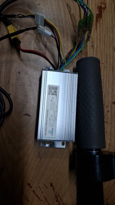 Sprzedam osprzęt do hulajnogi elektrycznej