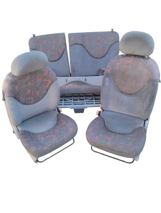 Bancos / Estofos / Interior - Nissan Micra K11