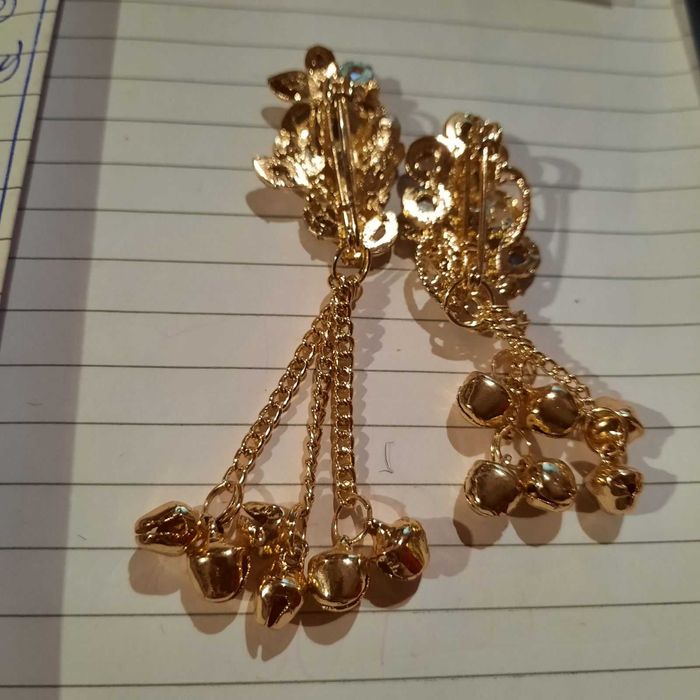 брошь брошка золотистый металл подвески как колокольчик сирия