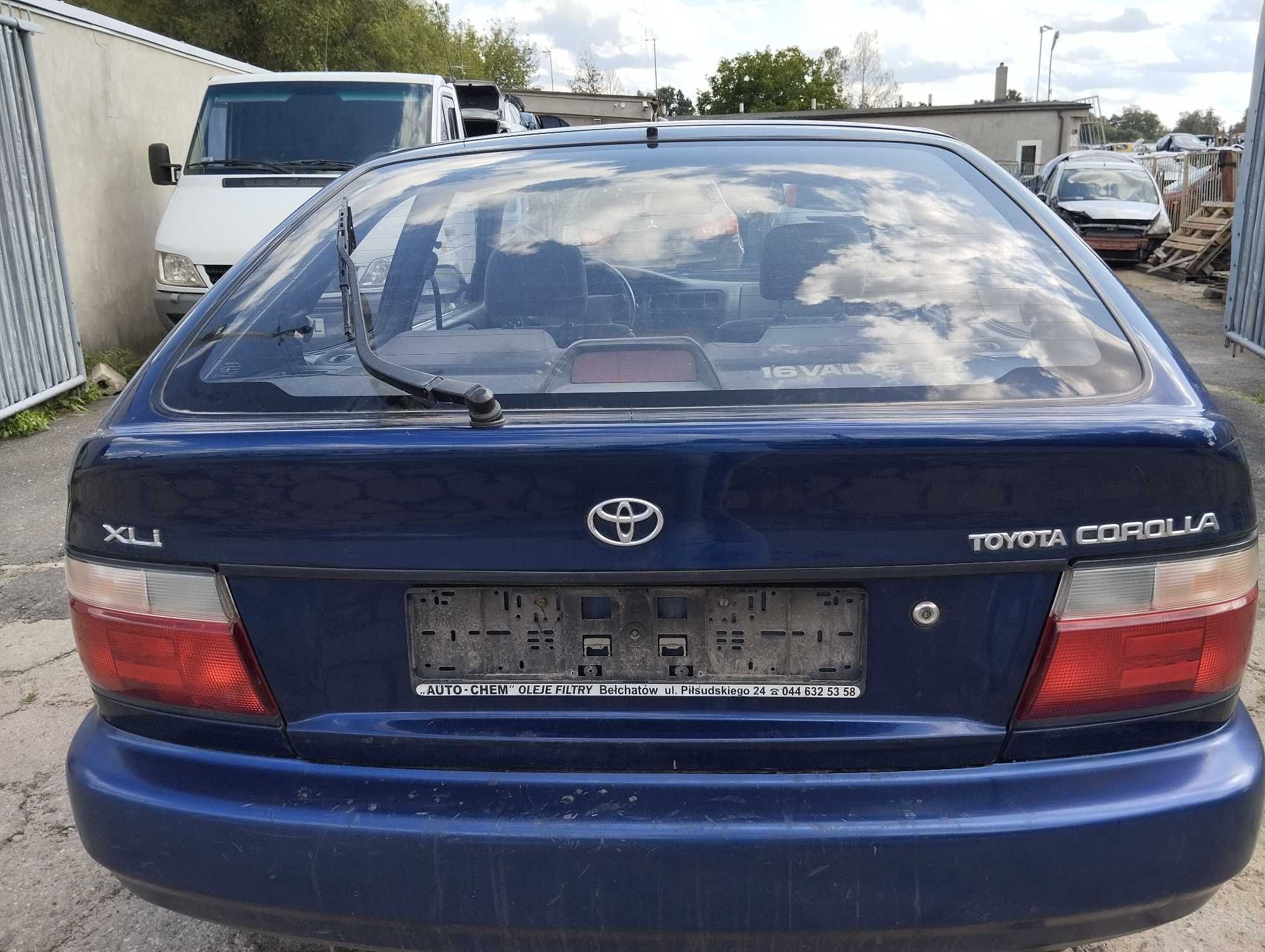 Toyota Corolla E10 3D 1,3i 1995r.Zderzak tylny.