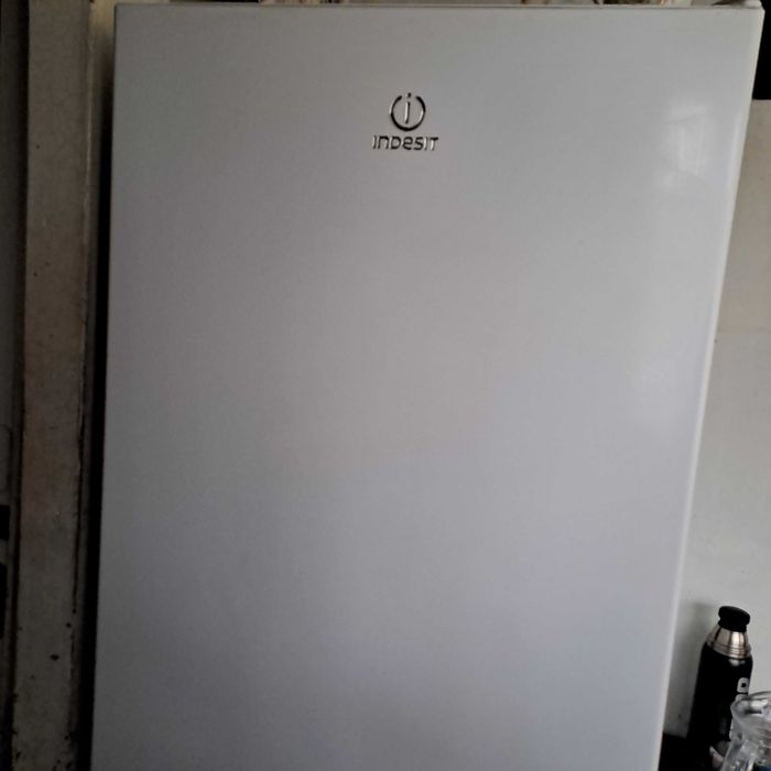 Холодильник Indesit