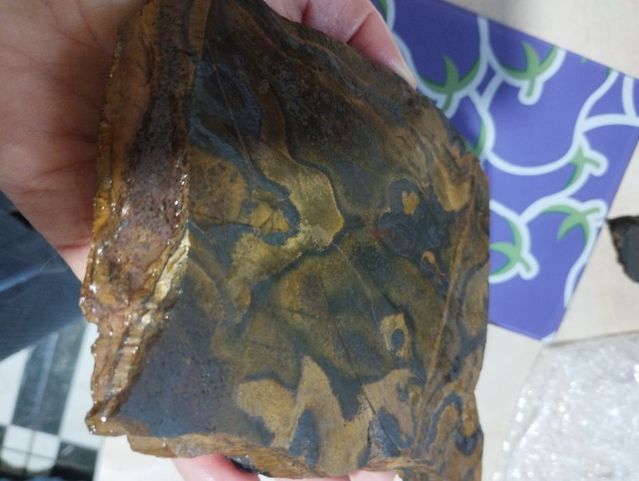 Тигровый глаз. Месторождение Кривой Рог.