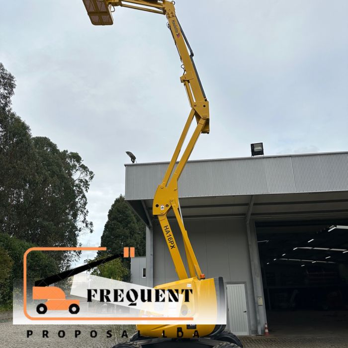 Plataforma elevatória articulada