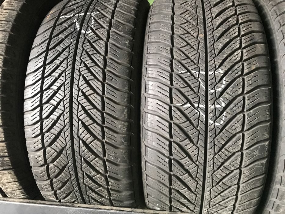 245/45/18. Гудіер