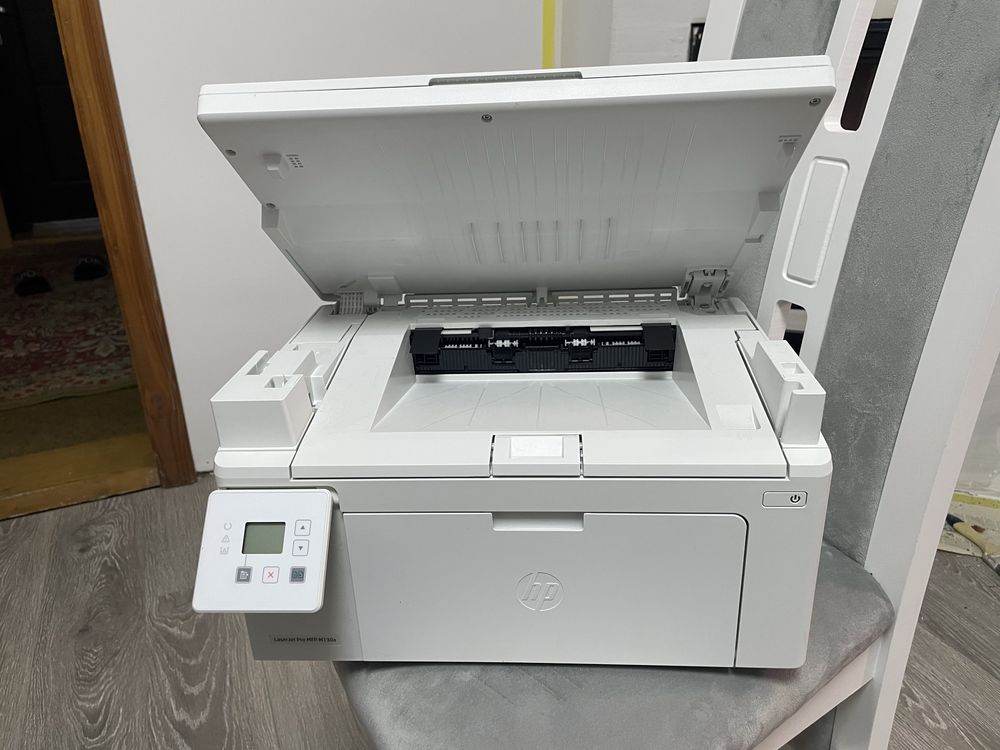 Продам принтер HP LazerJet Pro MFP M130a стан як в нового