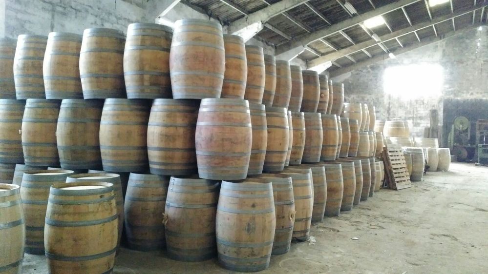 Barricas/Barril/Pipos avinhados madeira de carvalho 225 litros