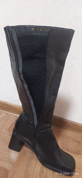 Чоботи  жіночі демісезонні шкіряні нові Сапоги женские кожаные новые