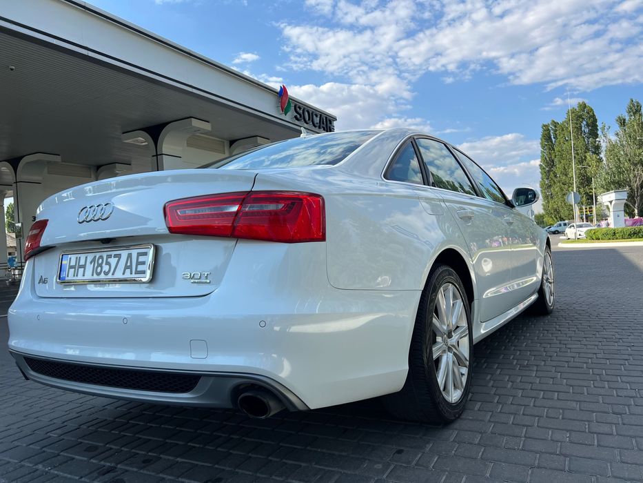 Продам свой автомобиль Audi A6 2015