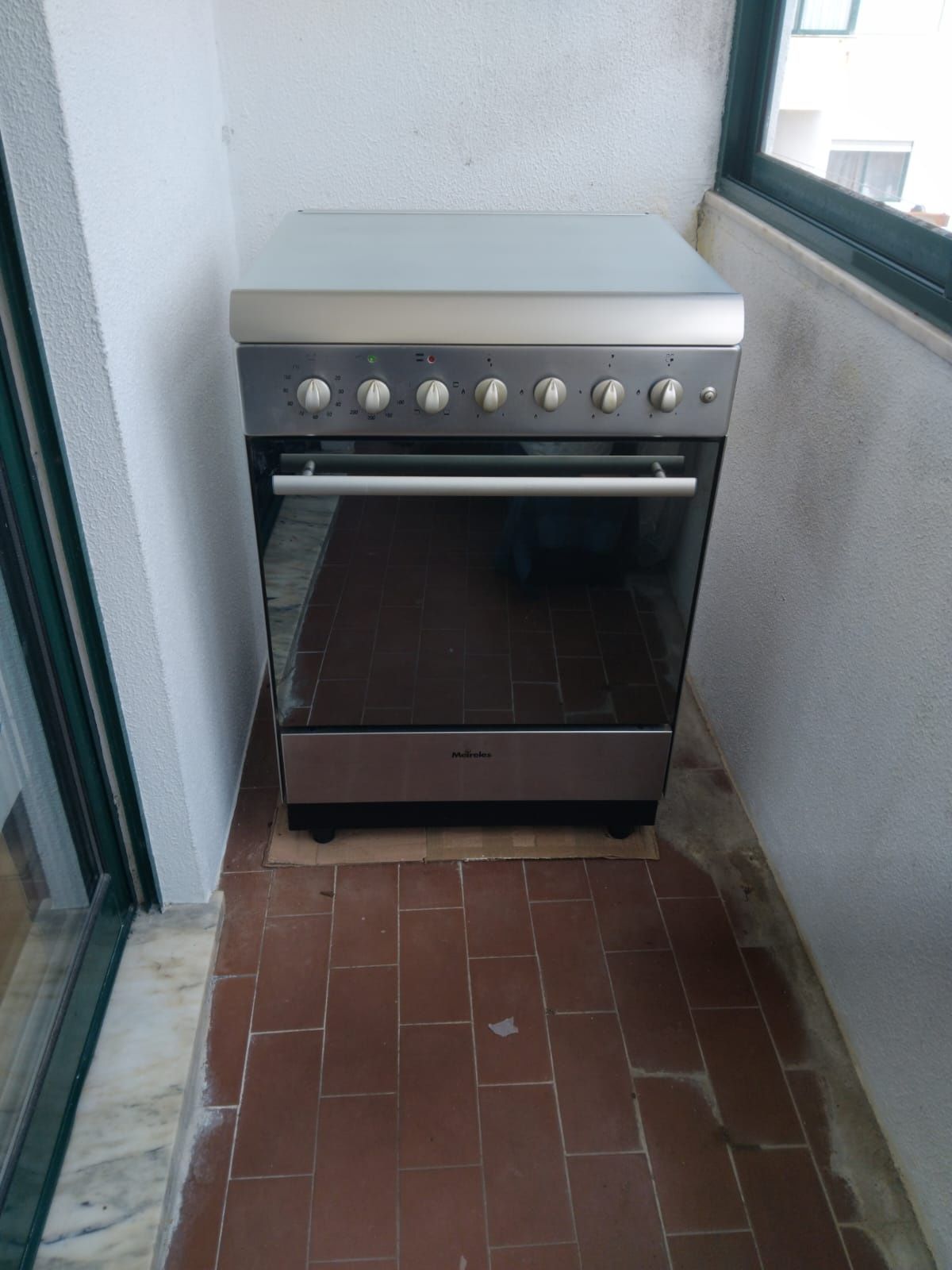 Fogão, a gás,  com forno acoplado