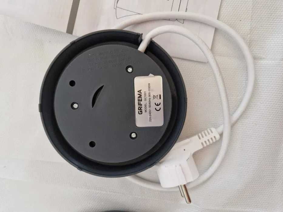 Czajnik elektryczny Grifema Calidad Superior 1100 W biały