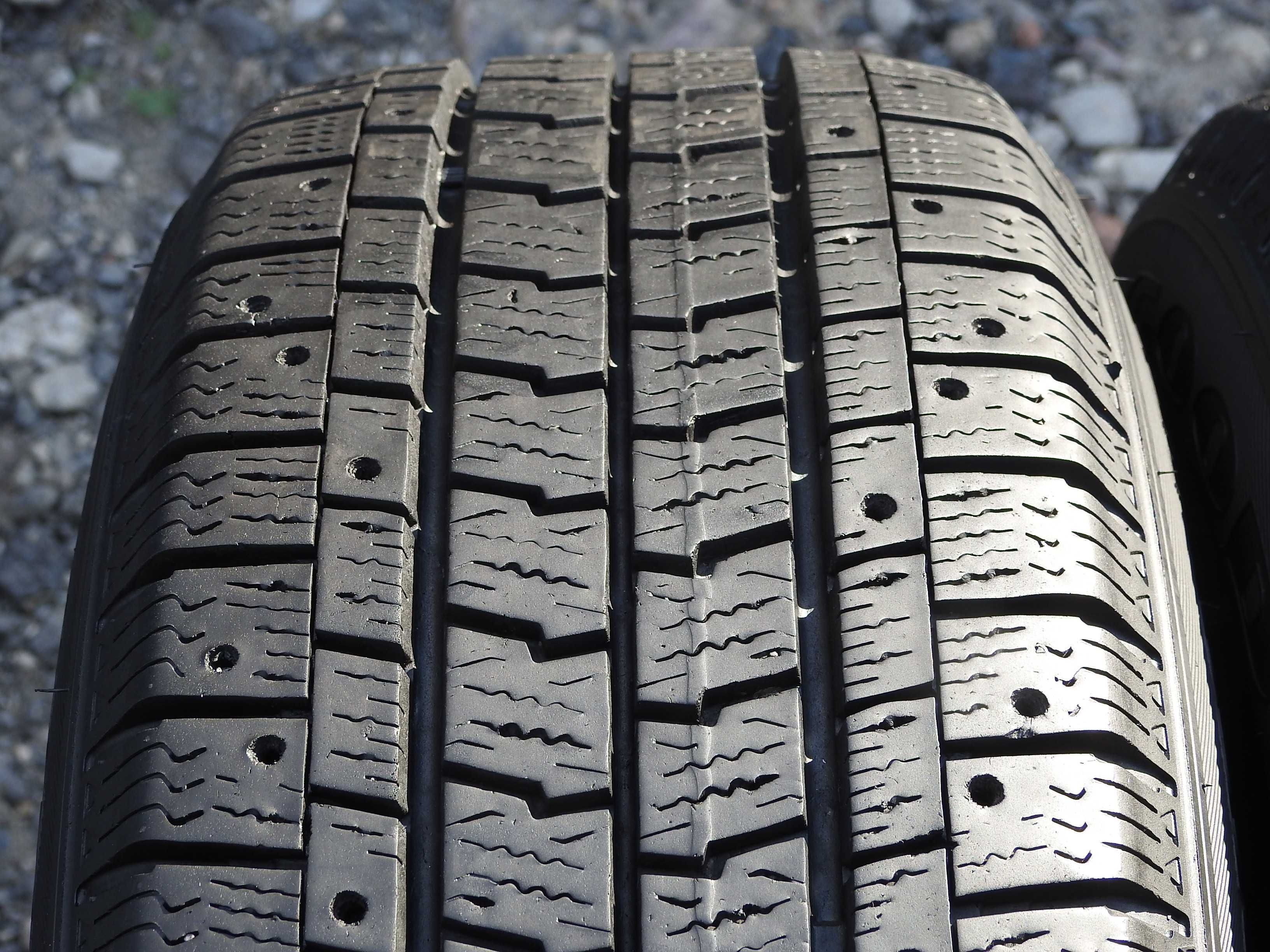2xGoodyear vector cargo ultra grip CUG 2 215/65r16c 109t 8,5/6,5mm 19r