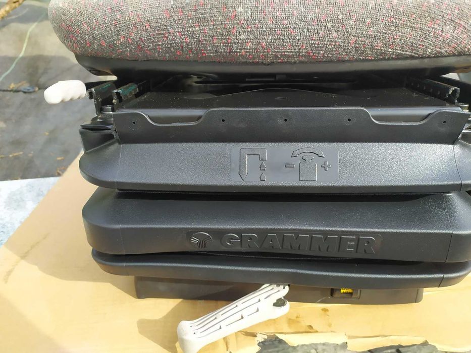 Fotel Siedzenie Pneumatyczne  Grammer podstawa 95 G/721  Ursus Zetor