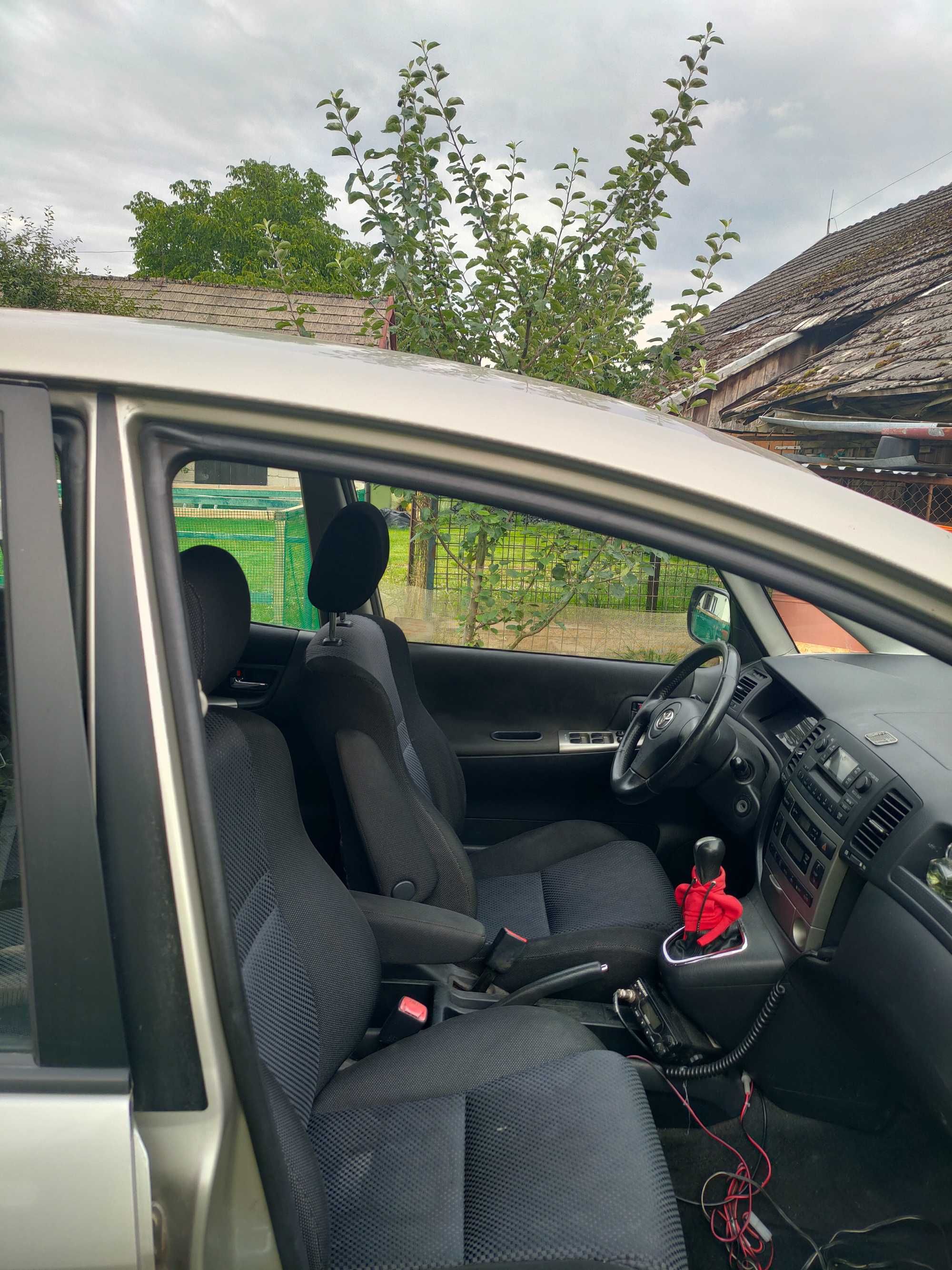 Toyota Corolla Verso 2003