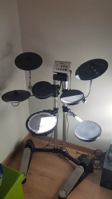 Bateria eletrônica roland