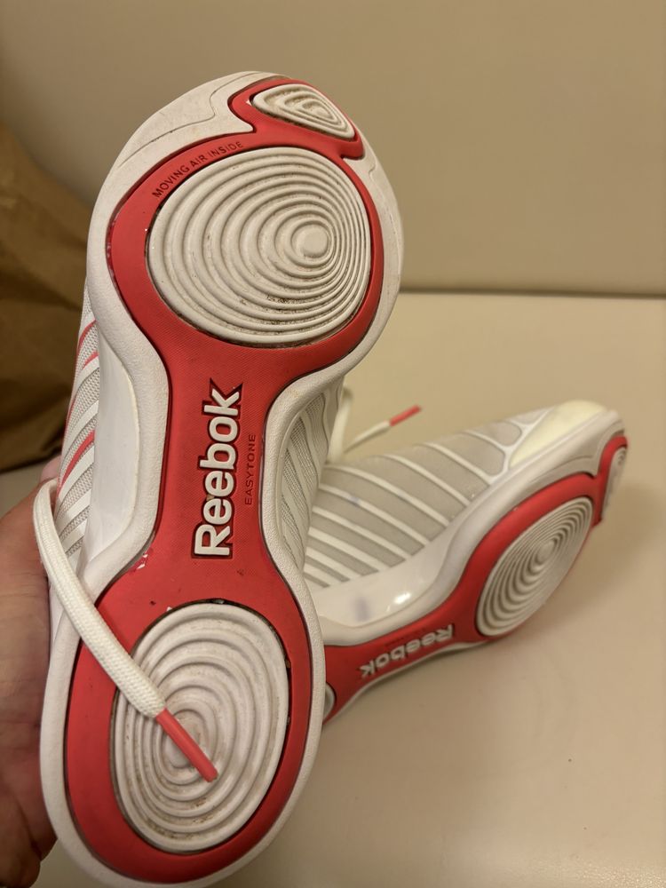 Biale morelowe buty sportowe do biegania reebok