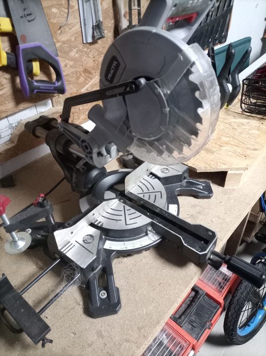 Piła ukosowa Practyl 1500W 210mm