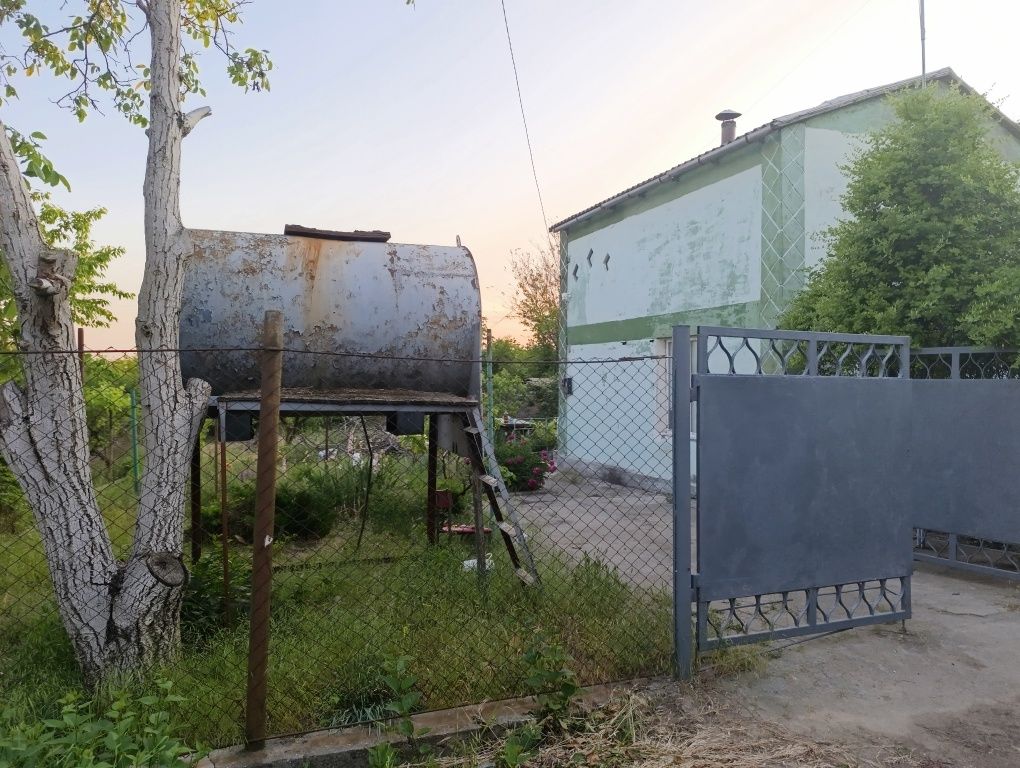 Дачний будинок біля лиману