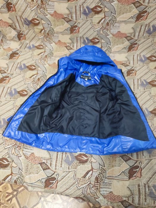 Продаю детскую курточку