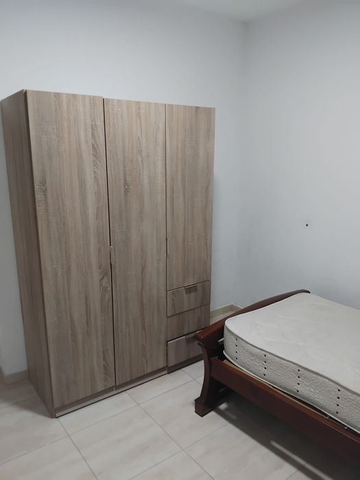 Alugo quarto na AMORA