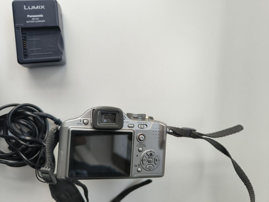Aparat fotograficzny Panasonic DMC-FZ8