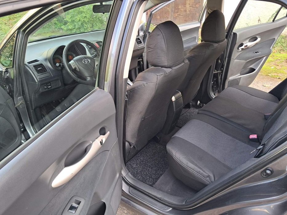 Toyota  2008г.1.6 бензин.