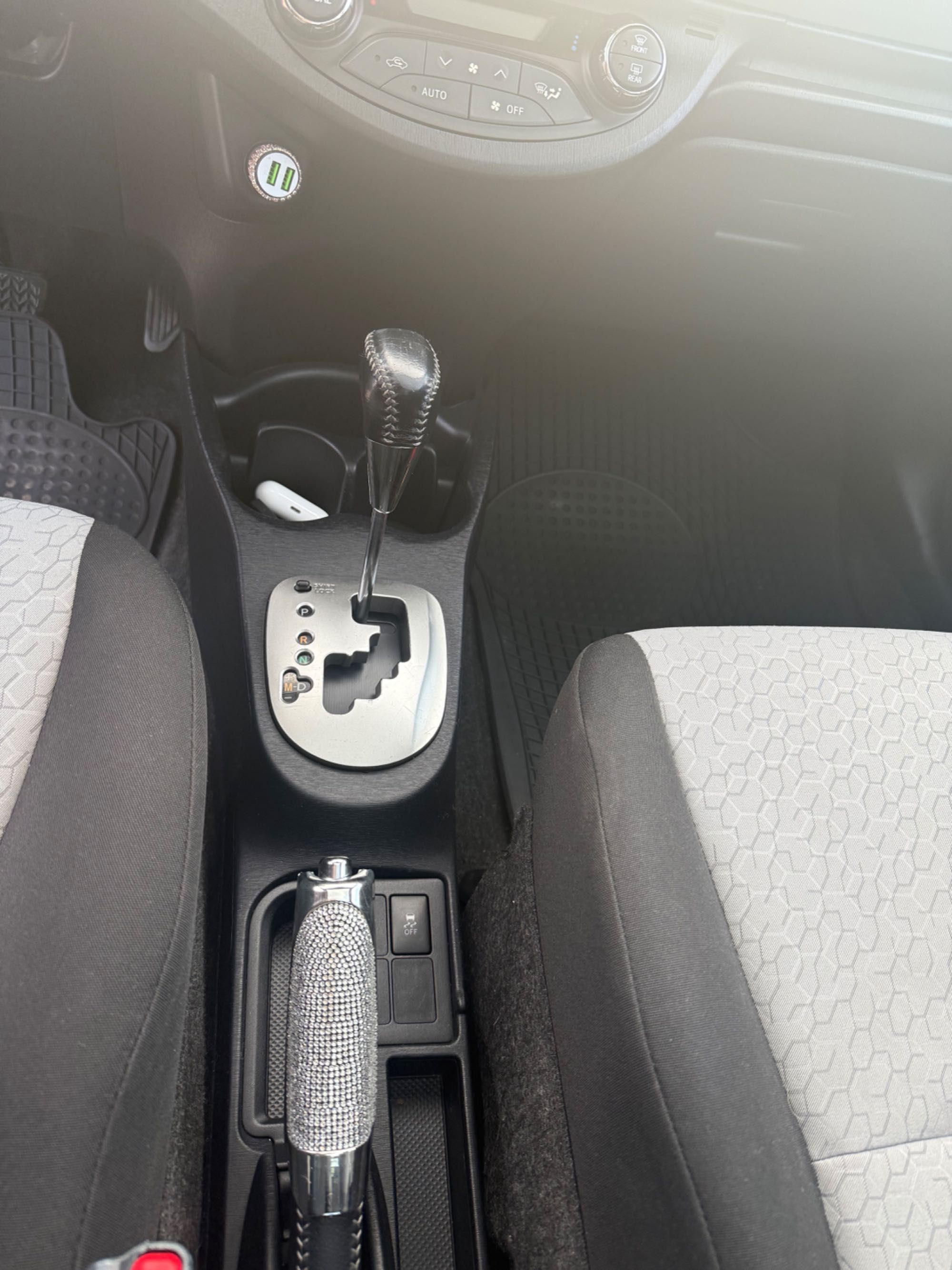 Toyota Yaris 2012 Prestige