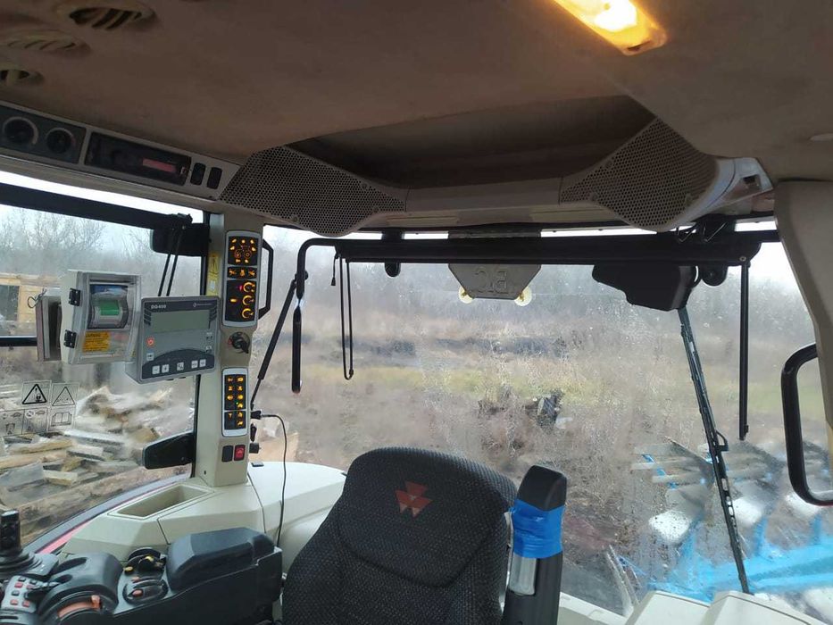 Трактор колісний Massey Ferguson