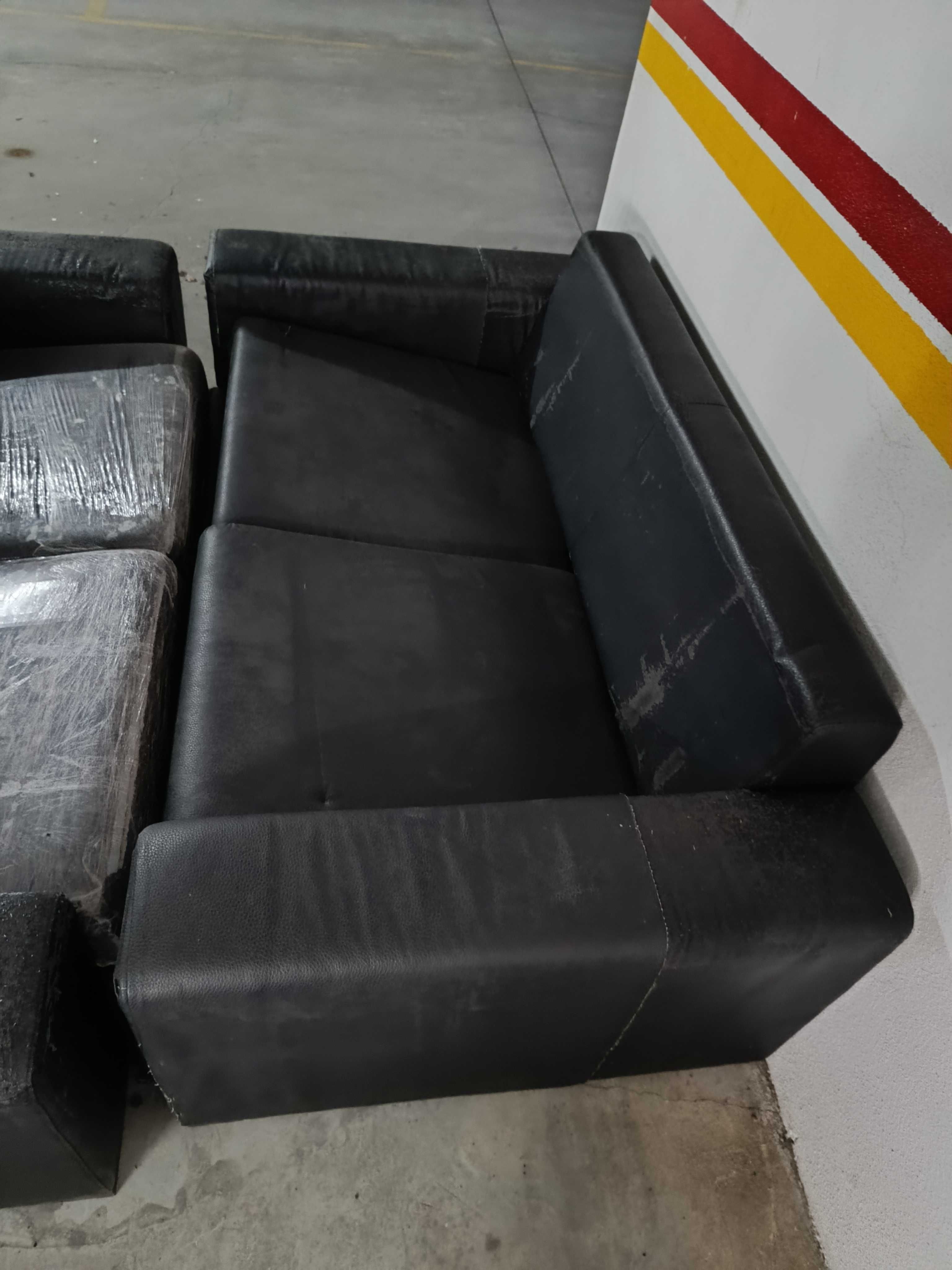 Vendo 1 Sofá e 1 Sofá com cama