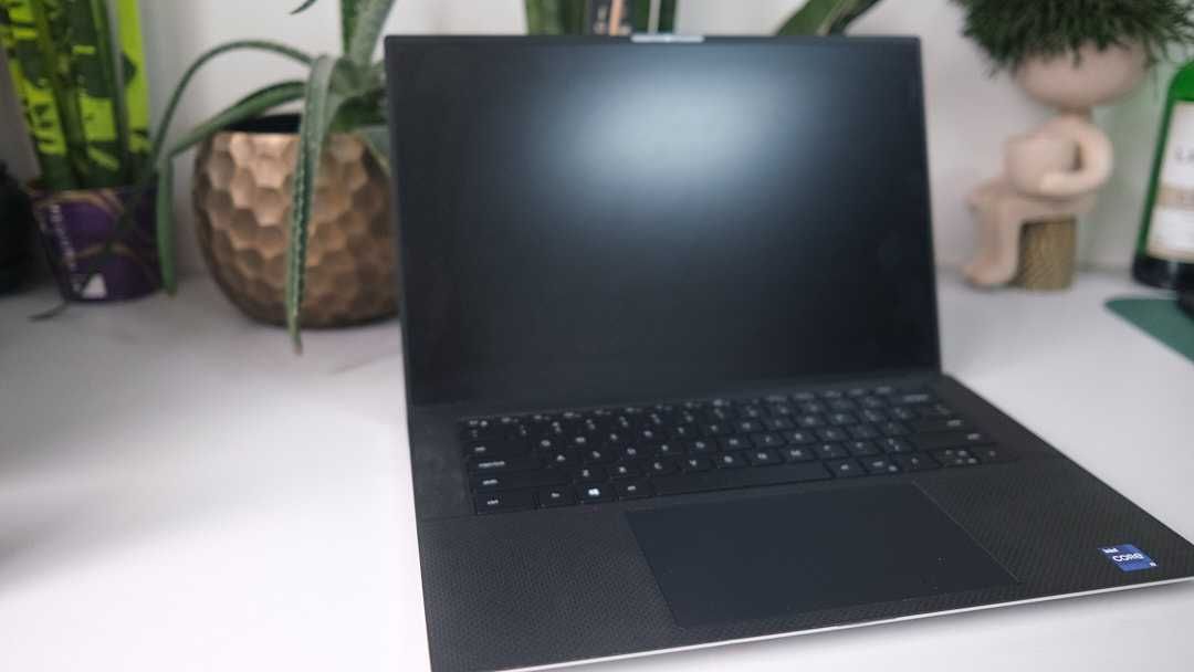 Dell XPS 15 9510 i9 - 11900 H 32 gb  1 TB RTX 3050 TI  UHD 15,6 FHD