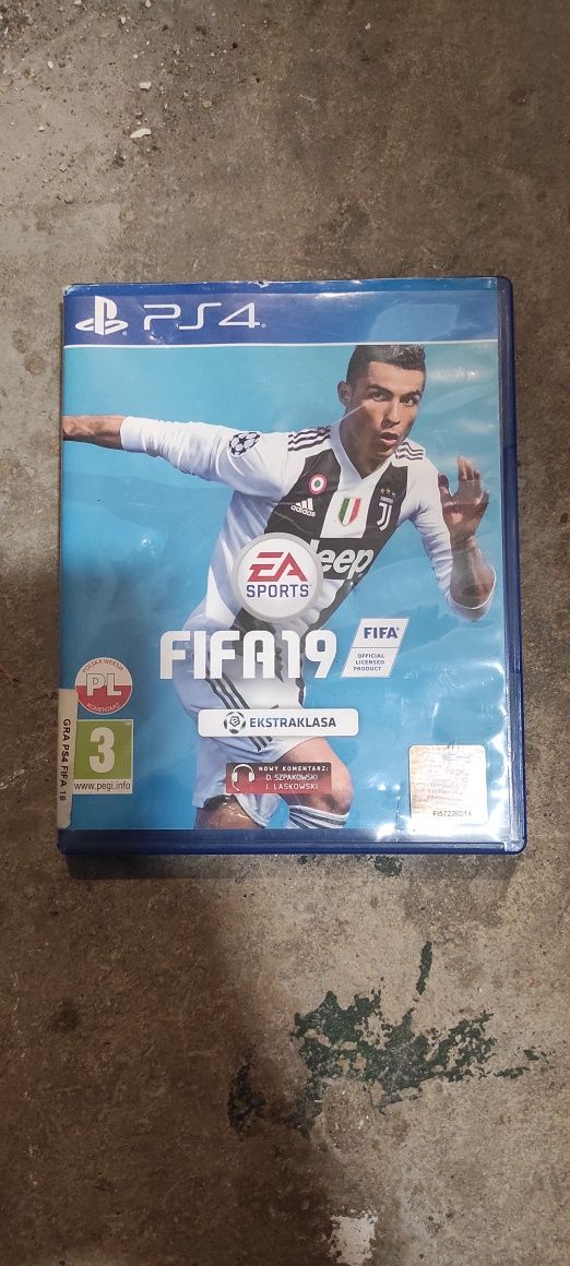 FIFA 19 PS4 gra konsola