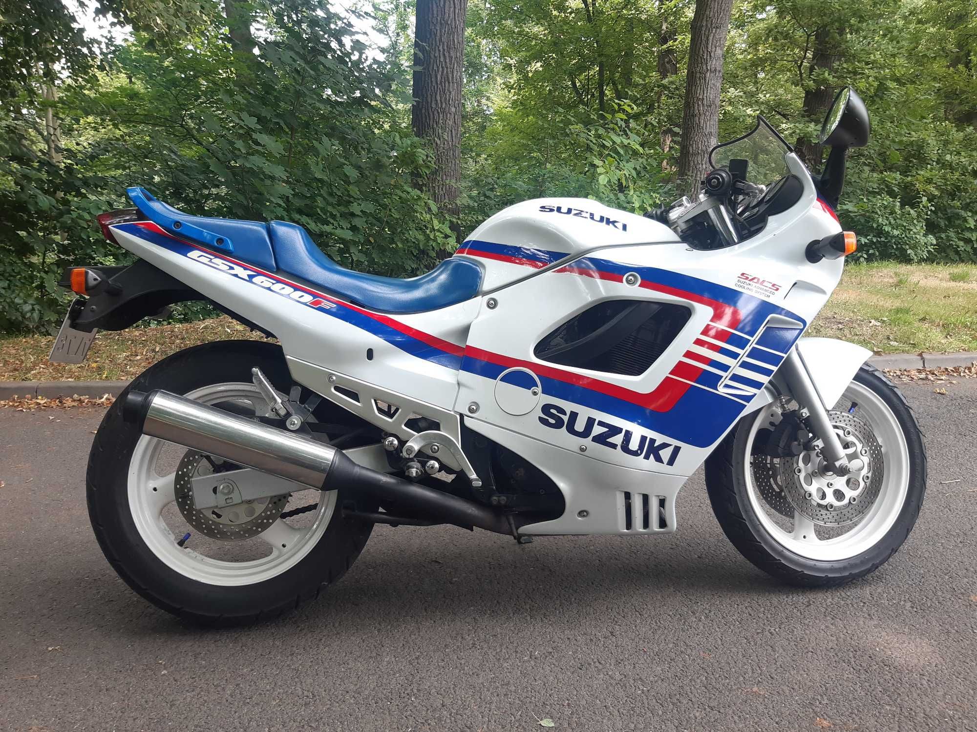 Suzuki GSX 600F Katana stan kolekcjonerski