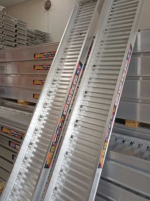 Najazdy aluminiowe 4m długie do 3500kg, szybka dostawa kurierem