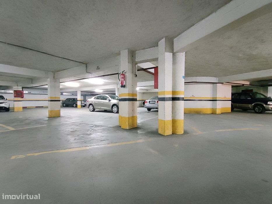 Garagem comercial, para venda, Aveiro - Glória e Vera Cruz