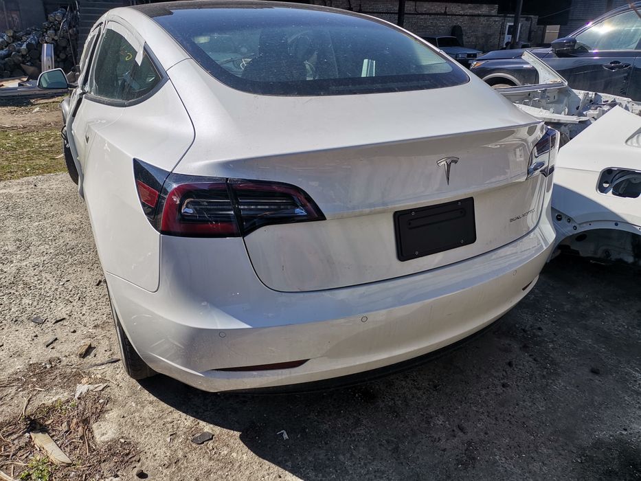 Tesla Model 3 розборка