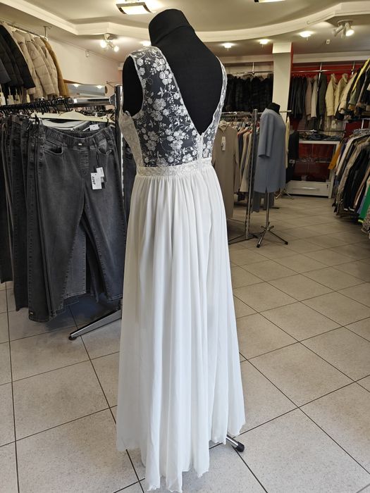 Плаття сукня весільна розмір 42-44.  ОТ-73, ОГ - 90