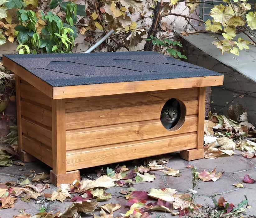 Домик ,будка для кота.