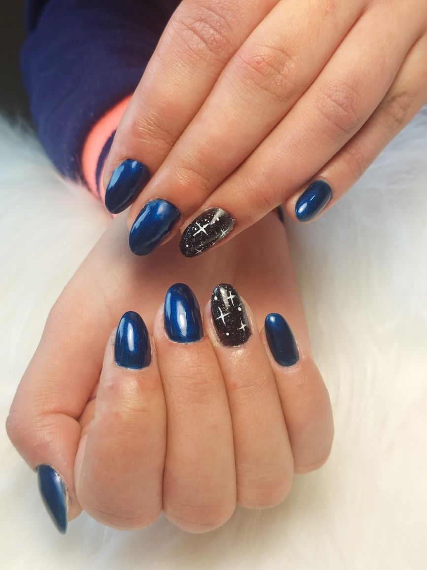 Serviços maquiagem, manicure e penteado