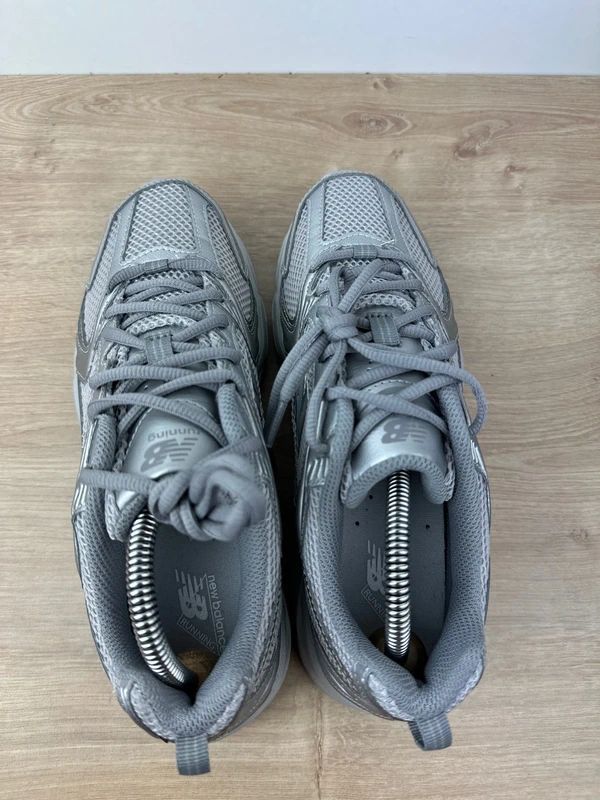 ORYGINALNE BUTY Sneakersy New Balance 530 srebrne rozmiar 39.5