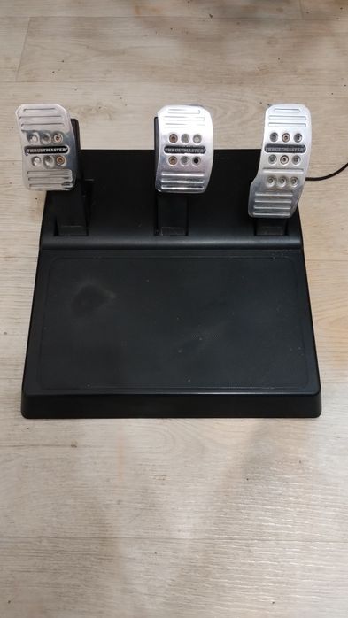 Кермо Thrustmaster T150