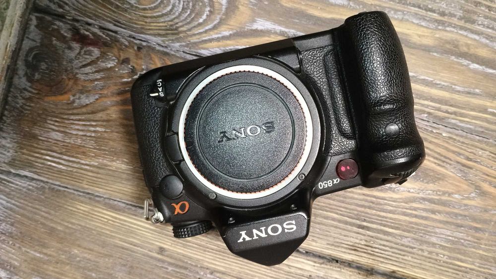 Дзеркальна камера Sony Alpha a850 + об'єктиви
