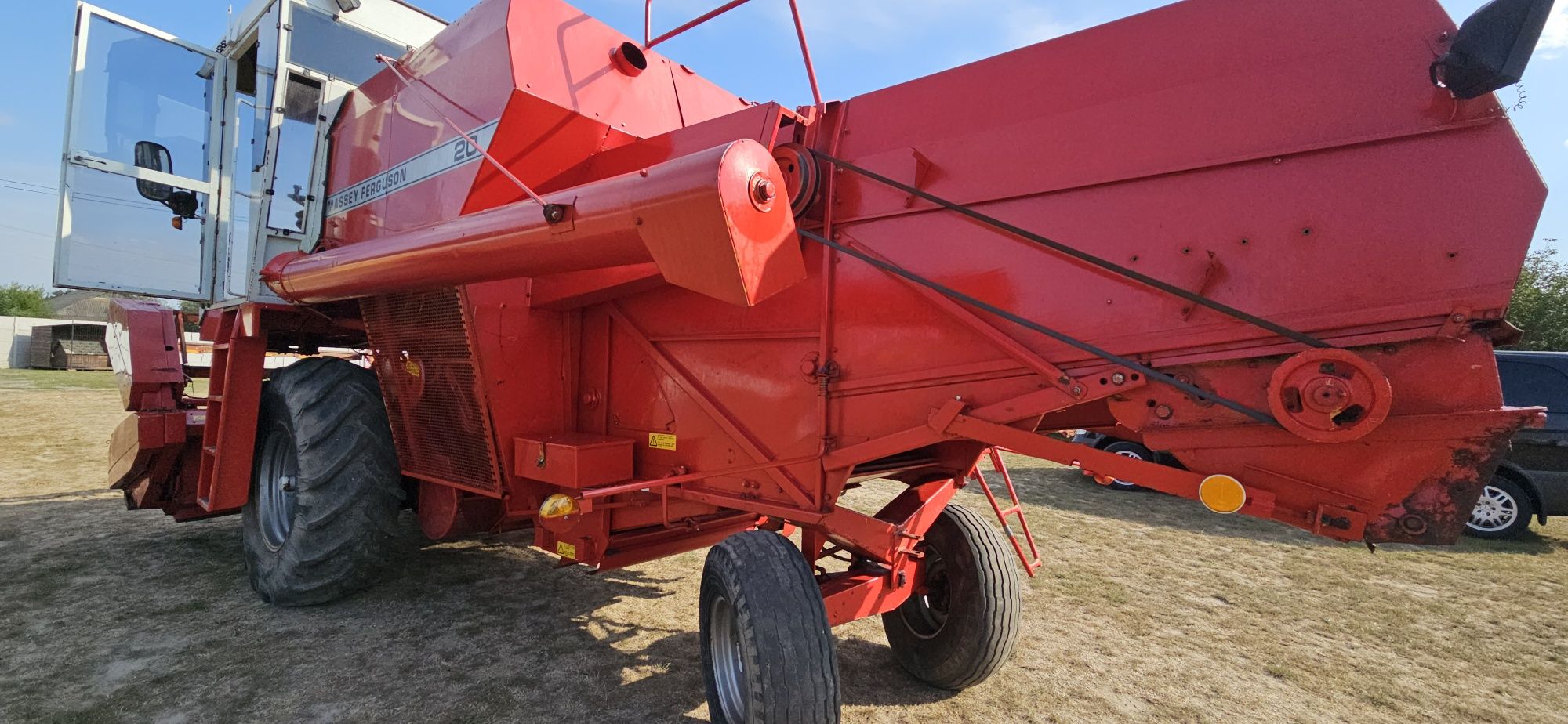 Комбайн Massey ferguson 20 з Фінляндії