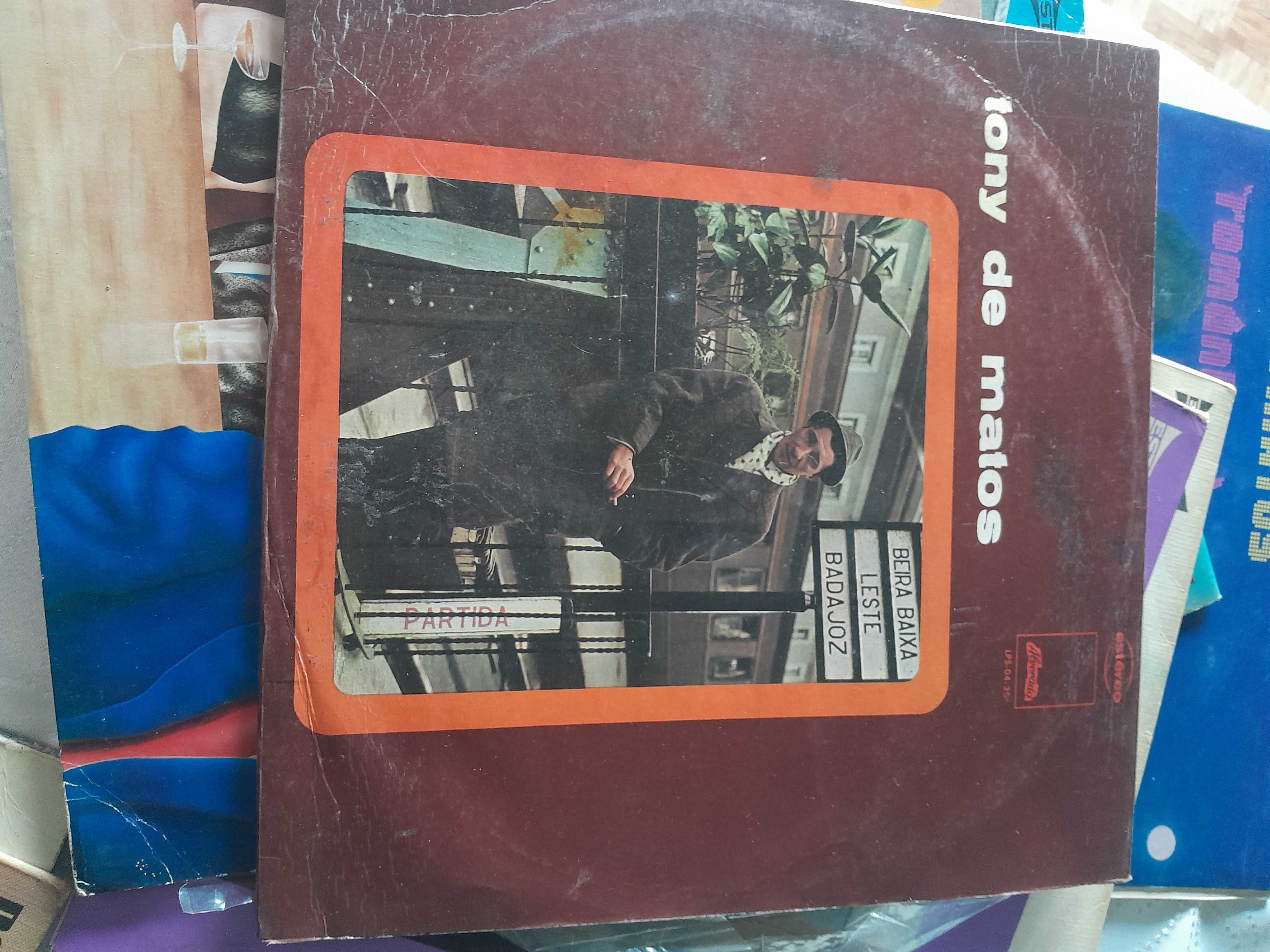 Vendo vinil antigos 6 tony matos 6 melodias de sempre etc