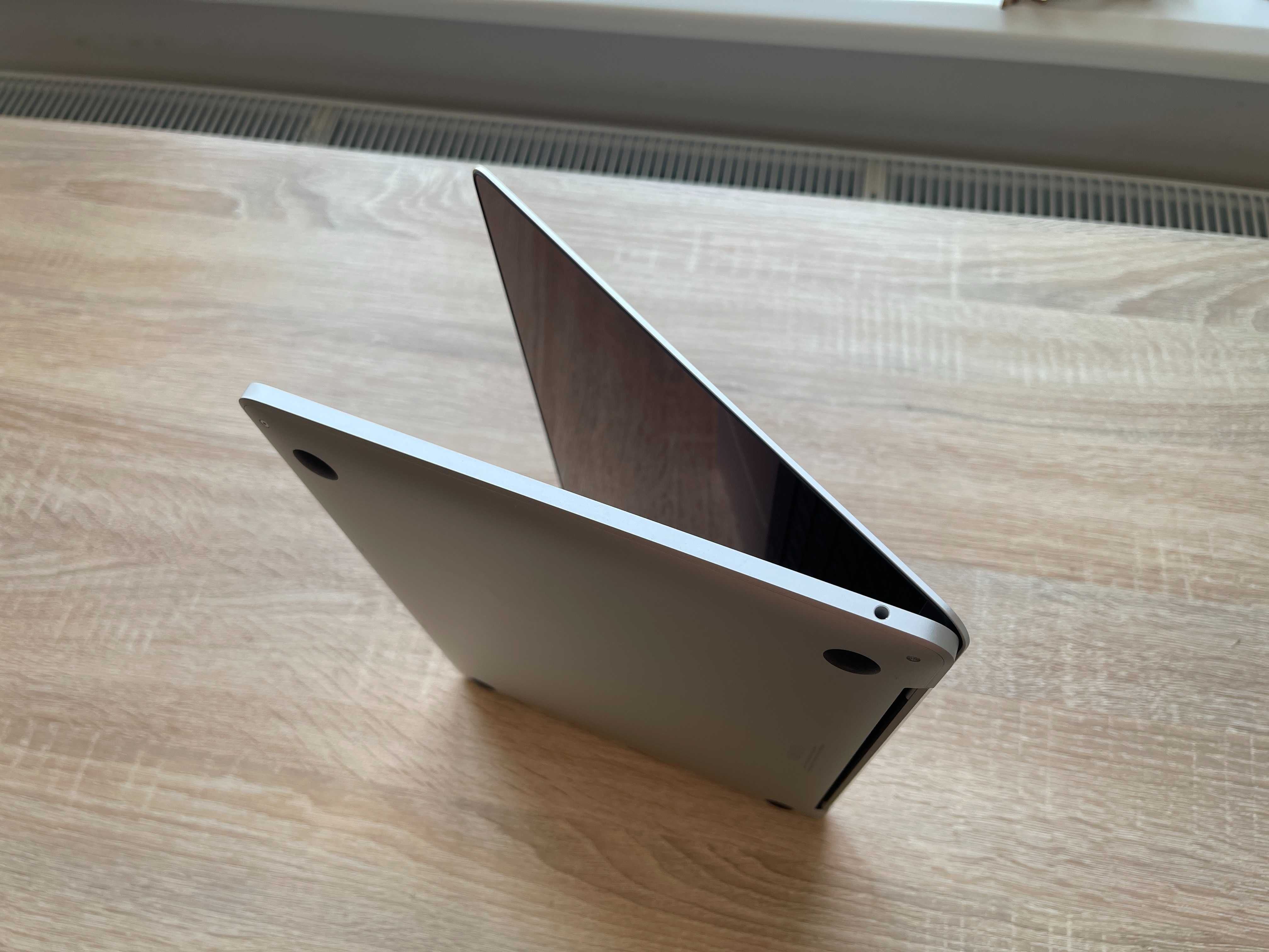 Новий MacBook Pro 13 2022р. apple M2_24GbRAM_1000gb SSD_1 цикл зарядки