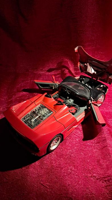 Ferrari F50 Bburago – Escala 1:18 – Made in Italy – Colecionador