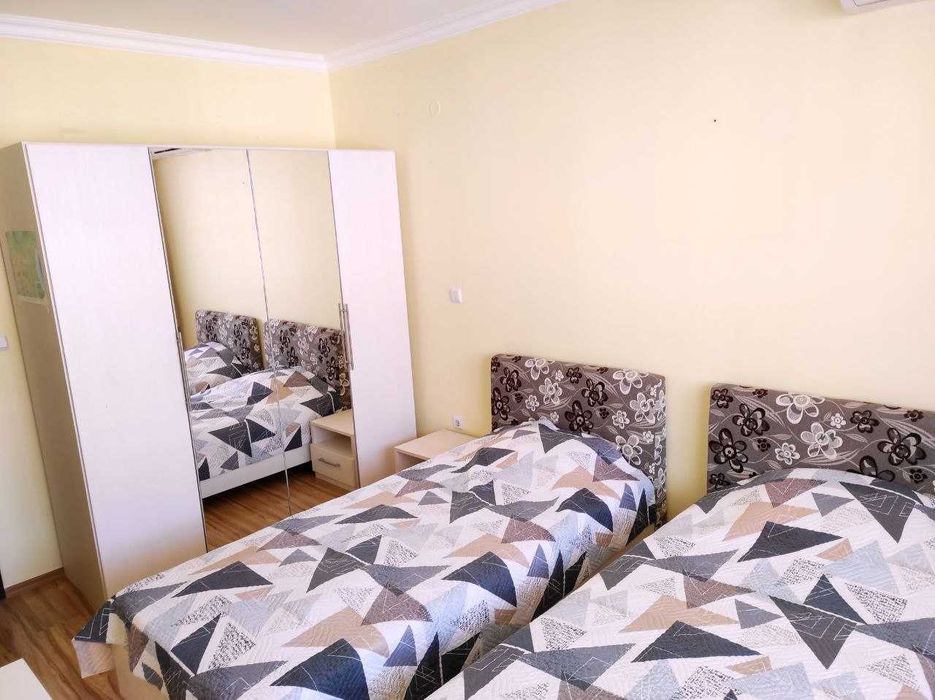 Продаж трикімнатної квартири у місті Святий Влас (Болгарія)