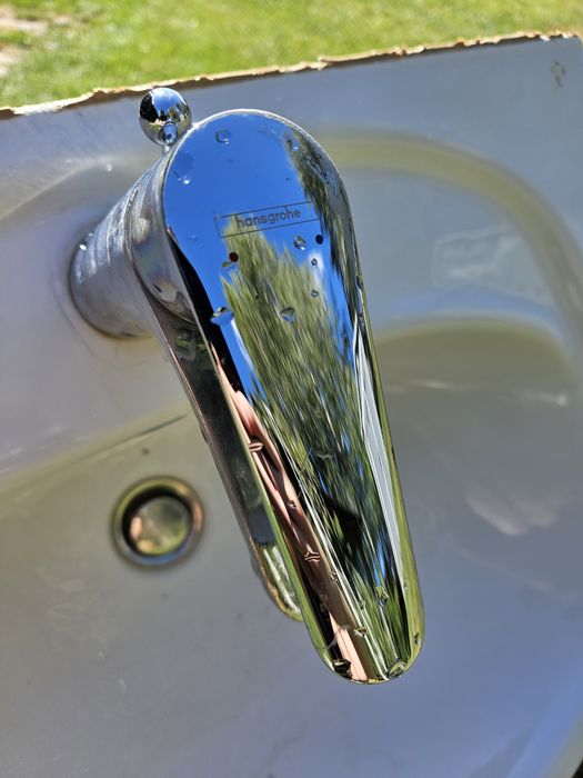 Umywalka z baterią GROHE